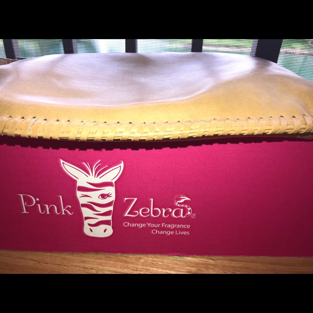 Parade Purse - Picture 5 of 9